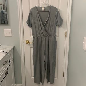 H&M jumpsuit! Super lightweight and perfect for summer!